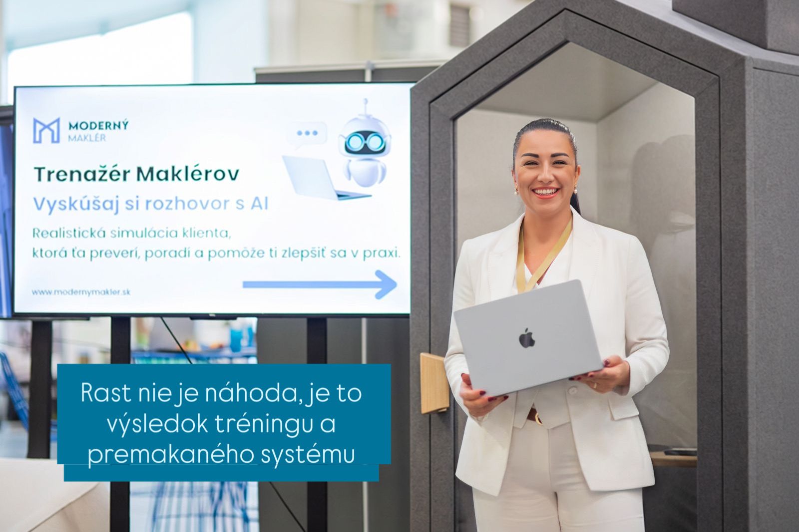 Silvia Rakus pri trenažéri maklérov s AI